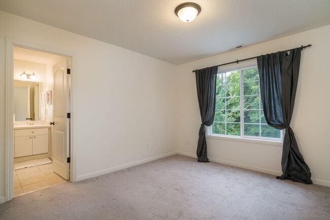 Photo - 4920 SW Slavin Rd