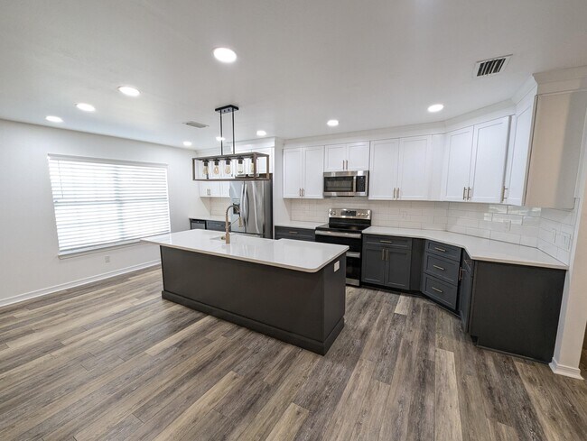 Photo - 533 Rush Park Cir