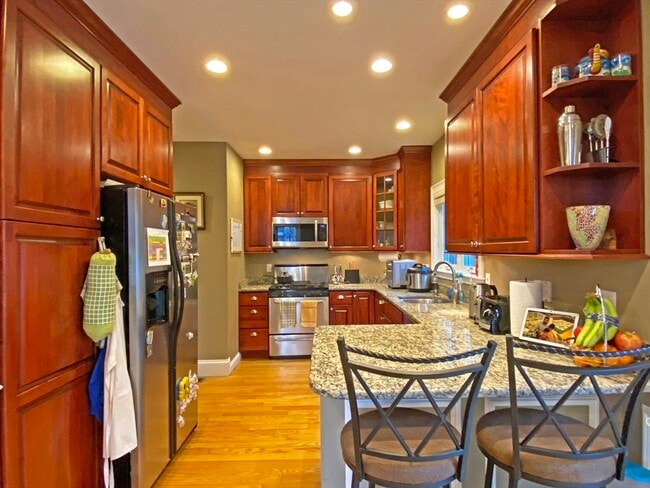 Photo - 375 Lowell Ave