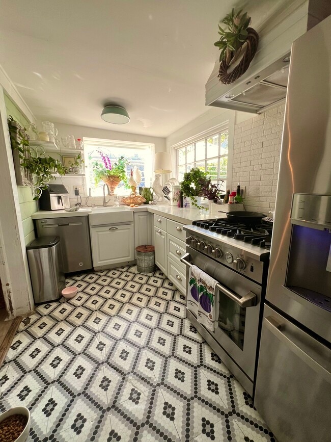 Cocina Gourmet - 822 E Kensington Rd