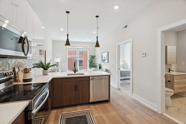 Photo - 720 W Thompson St Unit 2 Bedroom