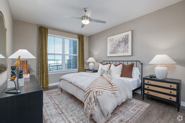 2BR, 2BA - 1,142SF - Master Bedroom