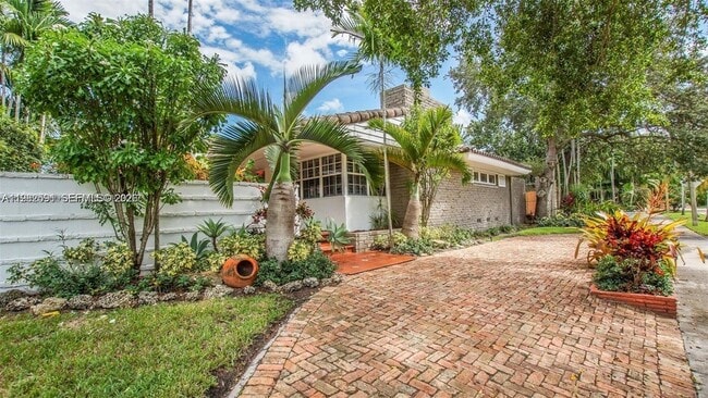 Photo - 8651 NE 10th Ct