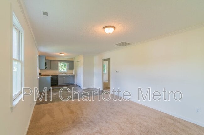 Photo - 814 W Georgia Ave