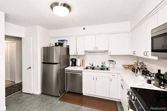 Photo - 5000 Town Center Unit 307