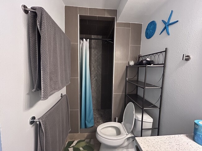 Photo - 84-674-965 Farrington Hwy