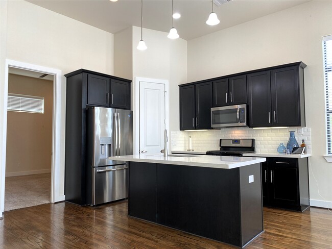 Photo - 74 N Hutcheson St