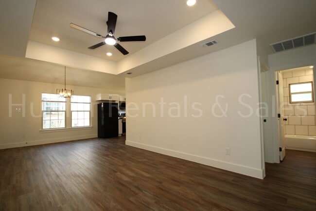 Photo - 1809 Elkins Ave
