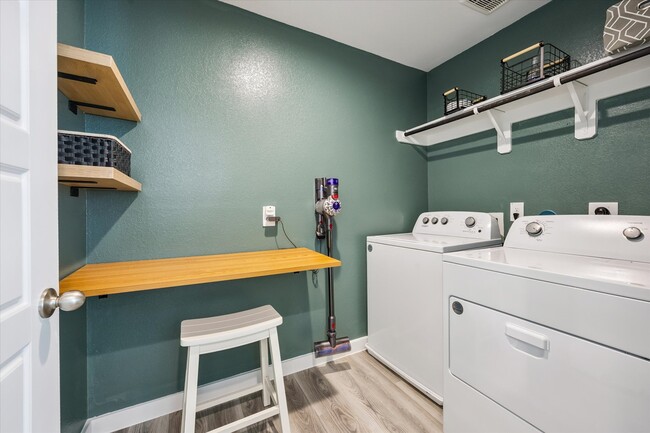 Building Photo - 3215 Creston Gate Dr Rental