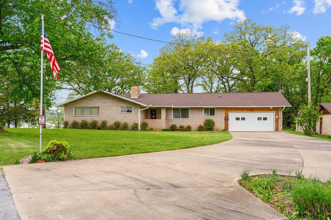 Building Photo - 471 Parkside Dr