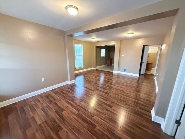 Photo - 2560 Madrid St