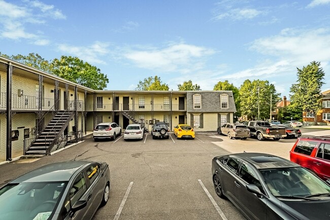 Photo - Redmont Square