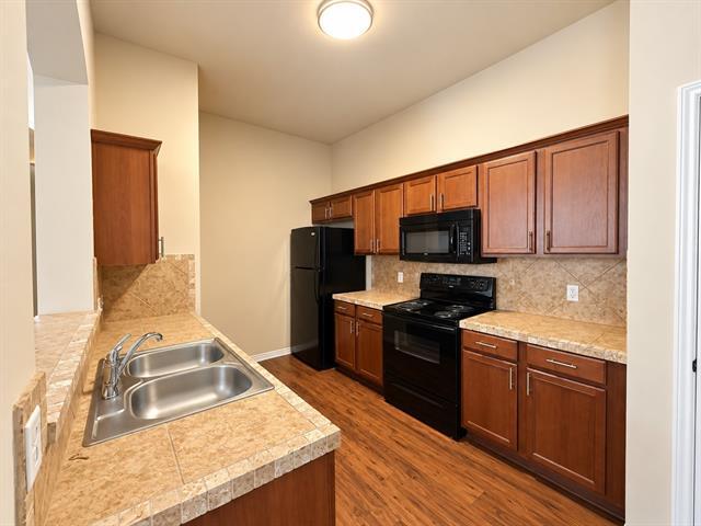 1426 Ravenwood Dr