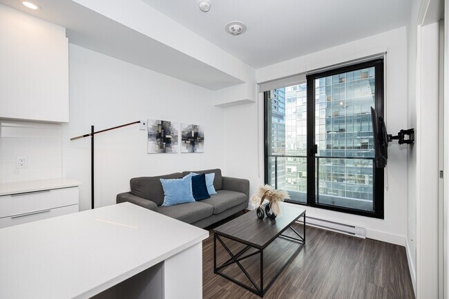 Photo - 665 Rue Versailles Unit ID1261796P