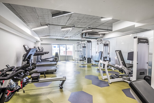 Building Photo - 2406 Hoffman St