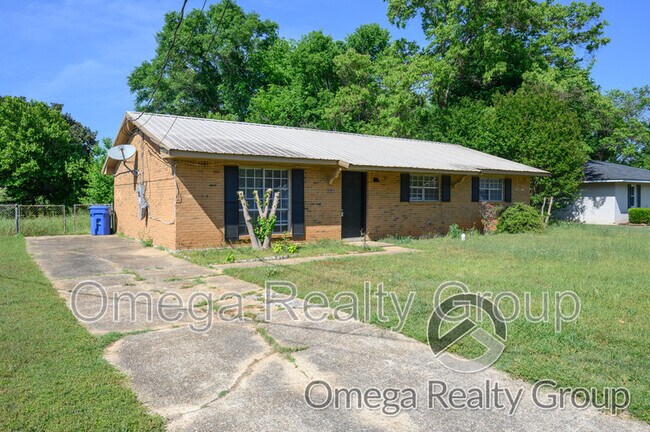 Photo - 221 Radburn Way