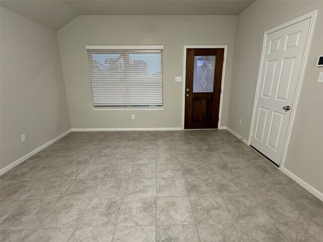 Photo - 1436 Sundown Gln Ln