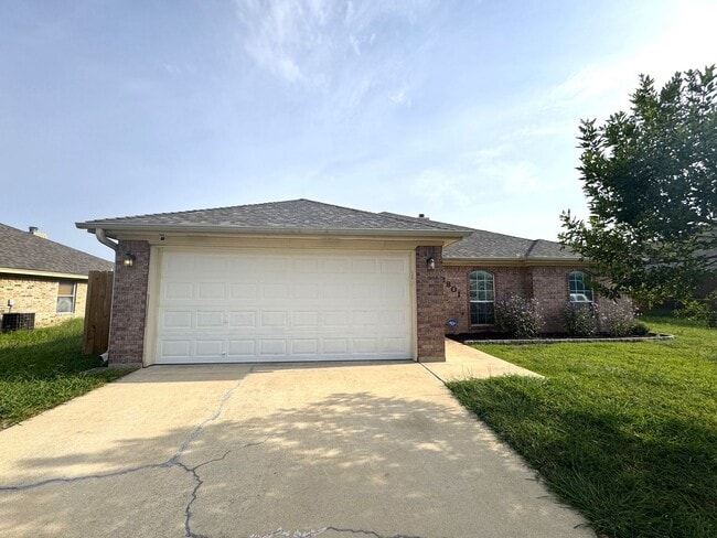Building Photo - 2801 Southwood Dr Rental