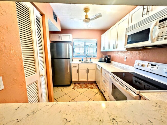 Photo - Annual turnkey furnished or short term 2/ ...