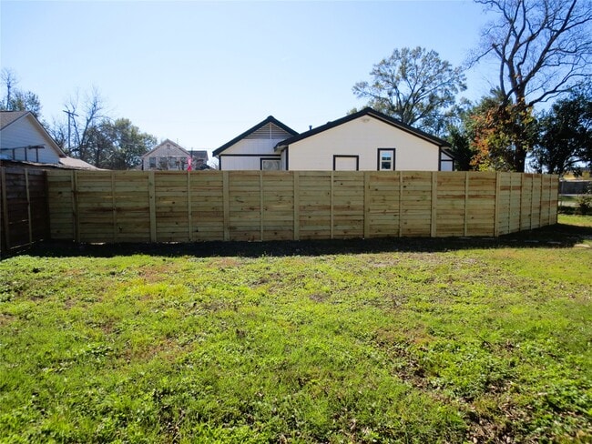 Building Photo - 3709 Gager St Unit 1