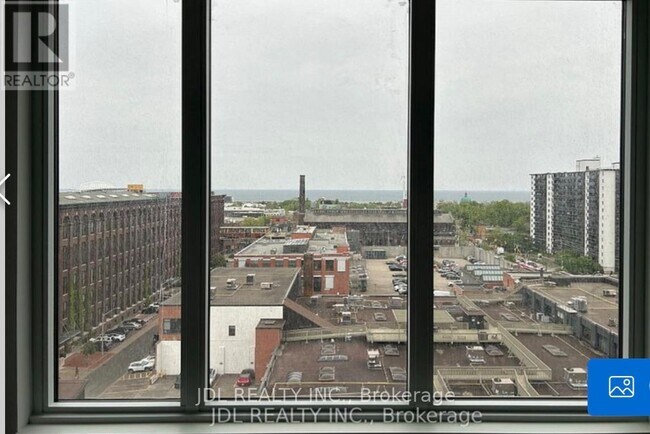 Photo - 285 Dufferin St