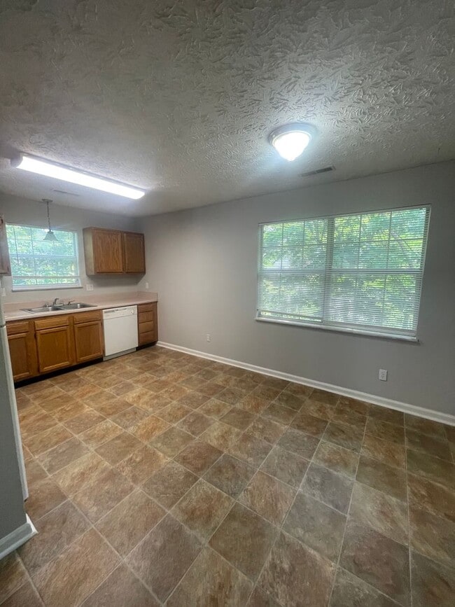 Photo - 3 bed, 2 bath, 2 car garage home w/ finished basement/bonus room in West Knox