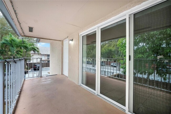 Photo - 8400 SW 154th Cir Ct Unit 725