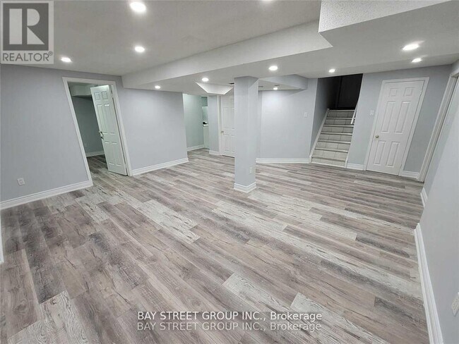Photo - 1606 Amberlea Rd