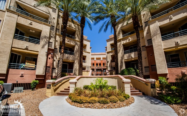 Building Photo - Fabulous 1Bdm 1Ba Condo in the Highly Desi...