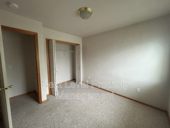 Photo - 1999 Greatview Dr