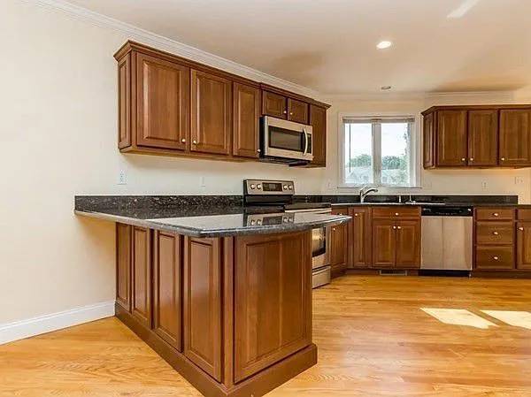 Photo - 37 Hiawatha Ave