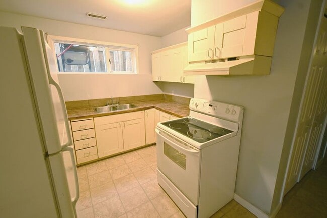 Photo - 2 bedroom in Prince George BC V2L 2V6
