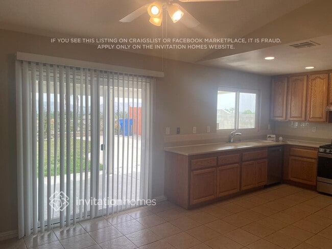 Photo - 895 W 59th St