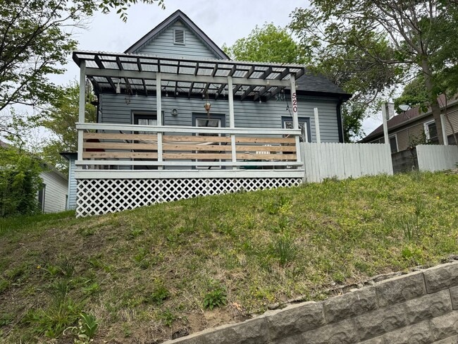 Photo - 520 Ave C