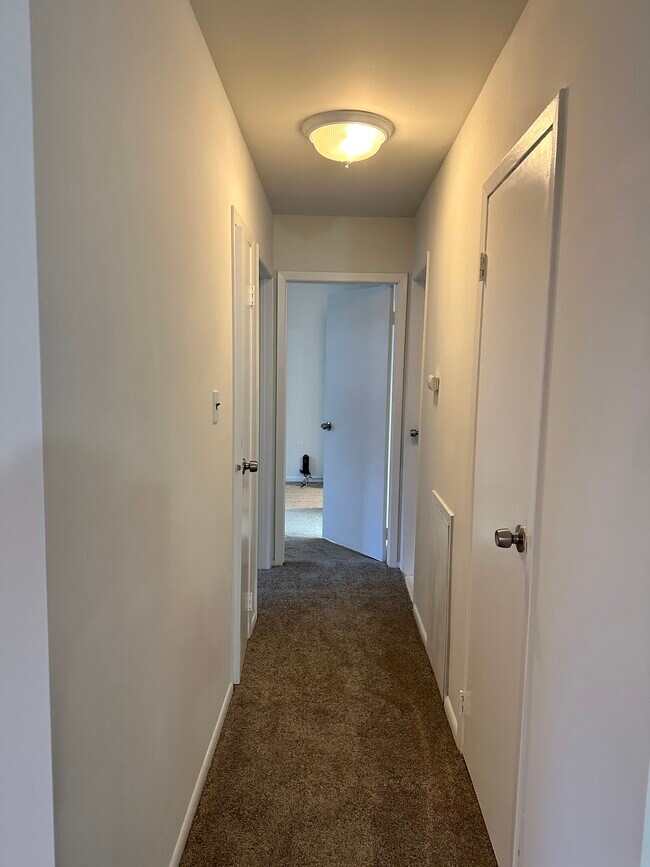 316 White Horse Pike Condo Condo for Rent in West Collingswood, NJ
