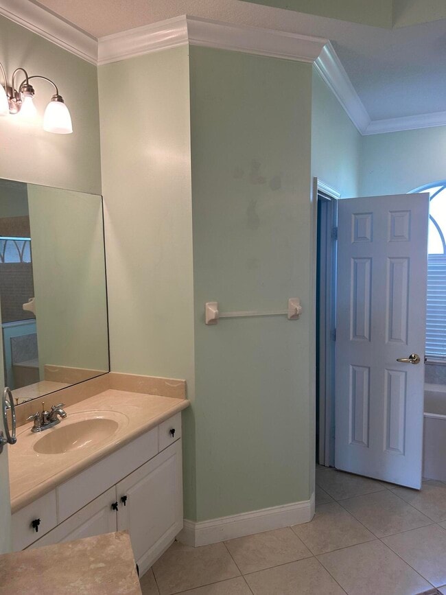 Photo - 6619 NW Omega Rd