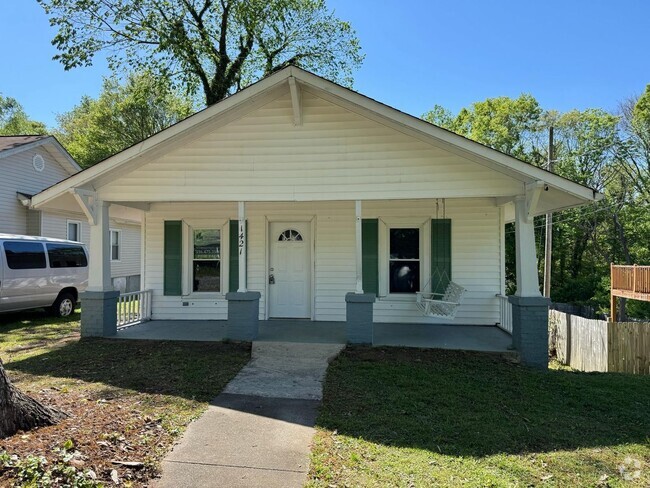 Building Photo - AVAILABLE NOW! Rental