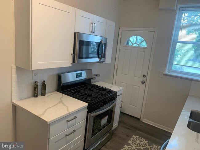 Photo - 1705 W 8th St