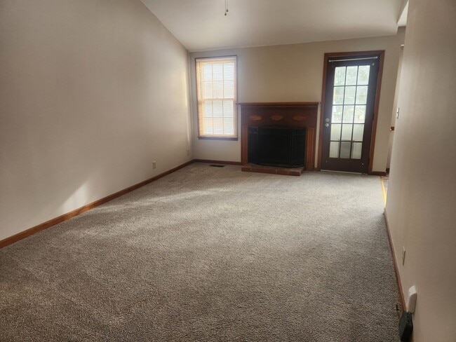 Photo - SPACIOUS RANCH!!! Close to Post