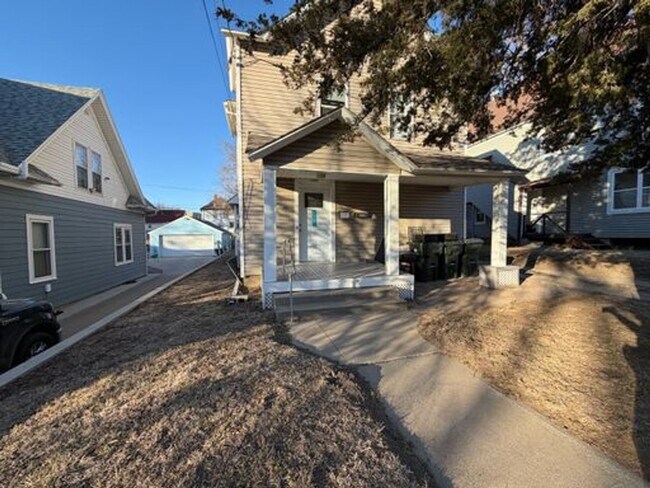 Building Photo - 3909 Orleans Ave Unit 3909 Orleans Ave - UPPER