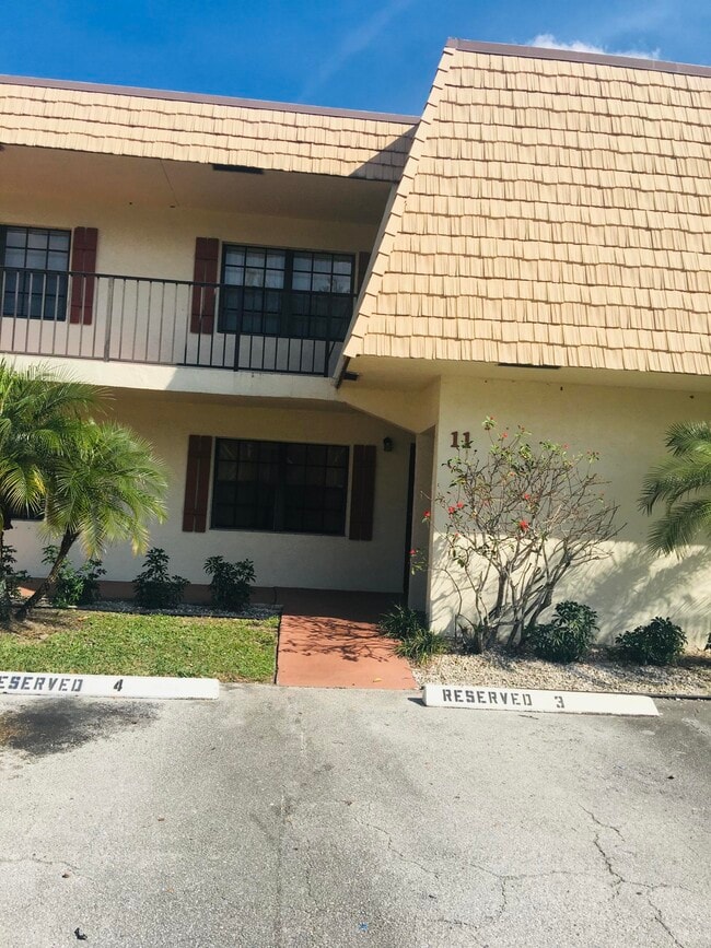 Building Photo - 4243 Oak Terrace Dr Unit 4243