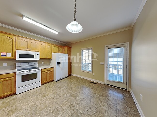 Photo - 24 Lakewood Ct NW