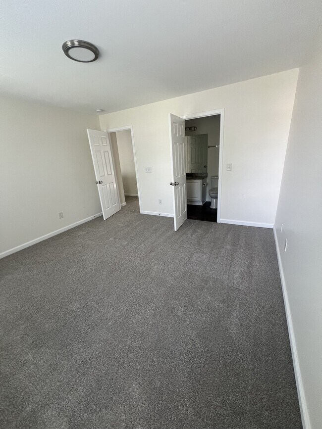 Photo - 2935 Burtonwood Dr
