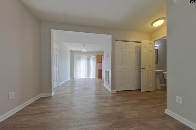 521 Halleck Ln