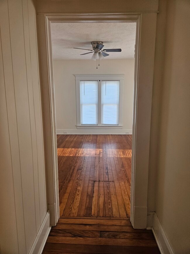 Living Room - 9 1/2 3rd Ave Unit Upstairs