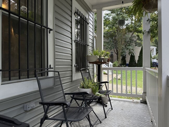 Photo - 1328 Morris Rd SE