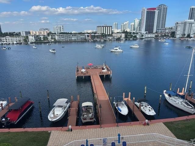 Building Photo - 400 Golden Isles Dr Unit 65