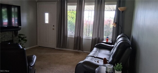 Photo - 558 Frost Rd