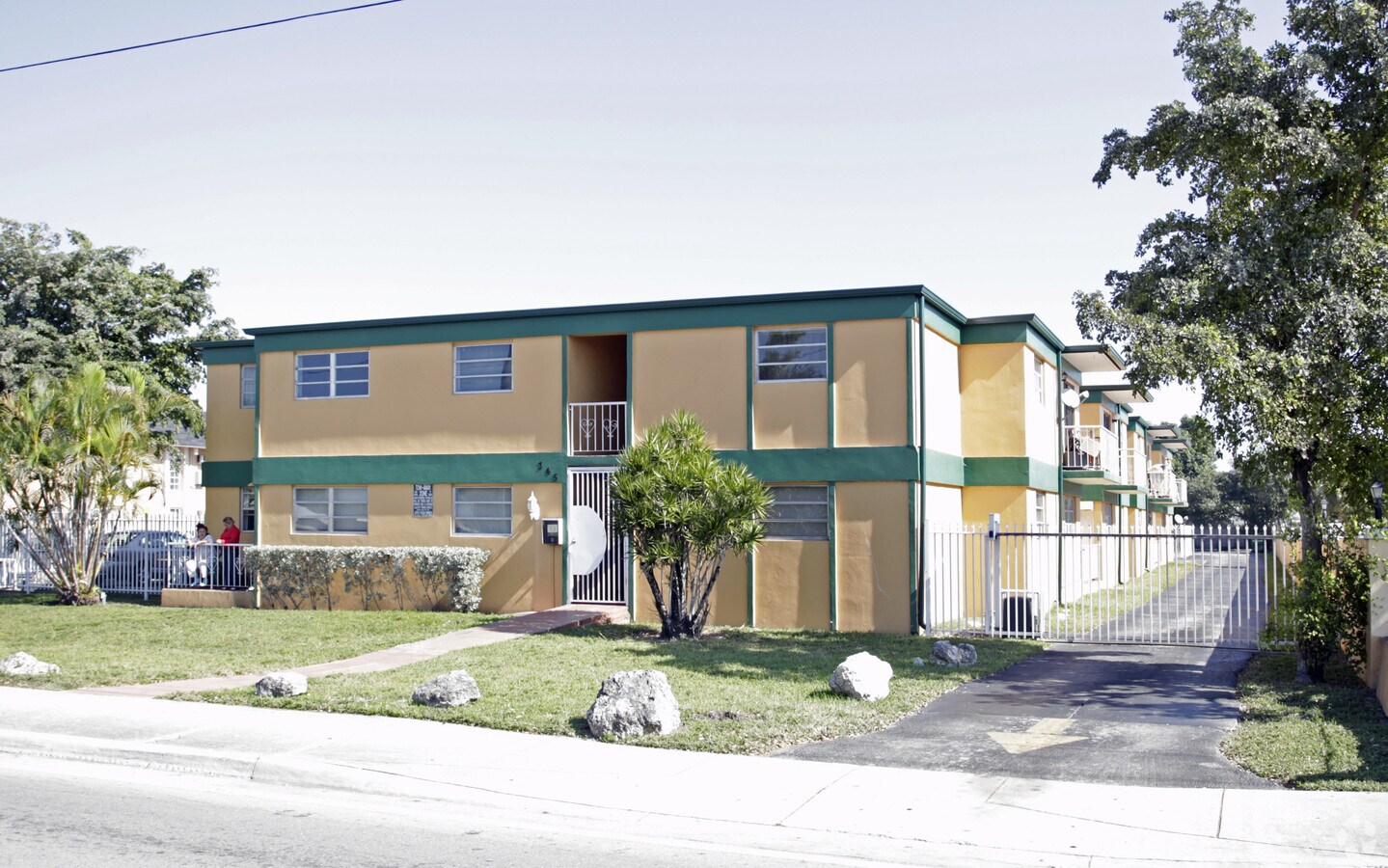 345 NW 57th Ave - 345 NW 57th Ave
