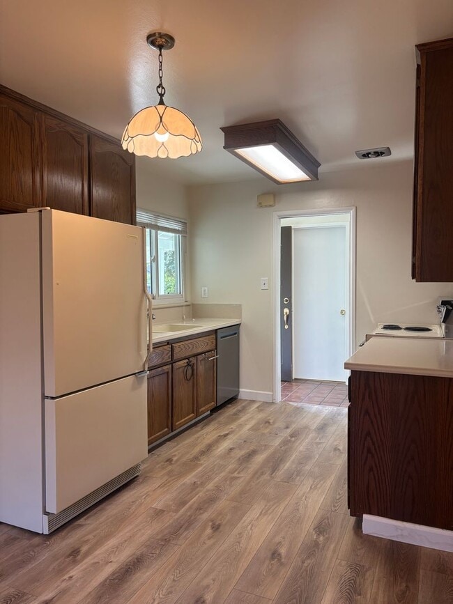 Photo - Prime Santa Clara Living Minutes from SCU, Valley Fair & Santana Row, Must See!!